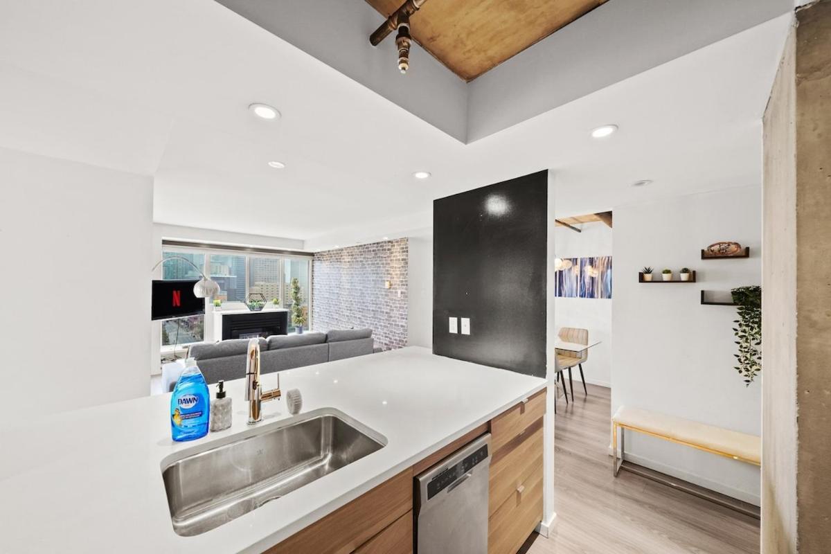 Beautiful 2 Bed Home Dt With Free Parking Βανκούβερ Εξωτερικό φωτογραφία