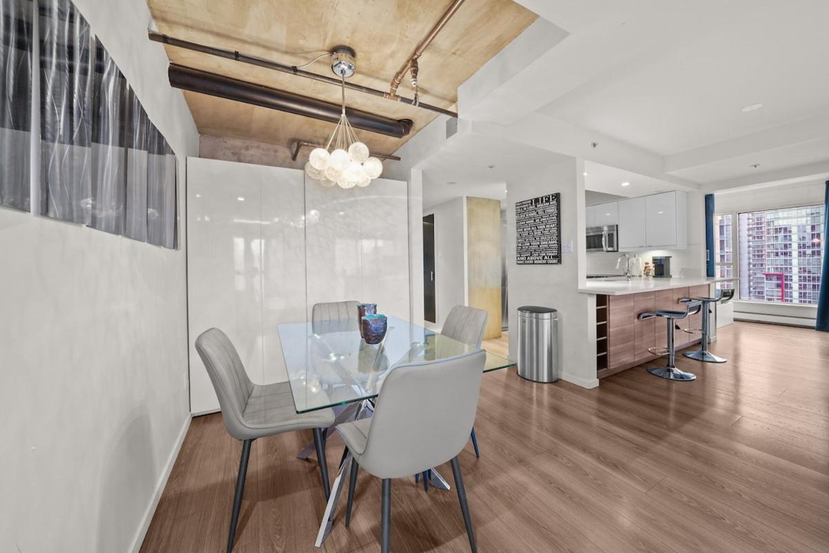 Beautiful 2 Bed Home Dt With Free Parking Βανκούβερ Εξωτερικό φωτογραφία