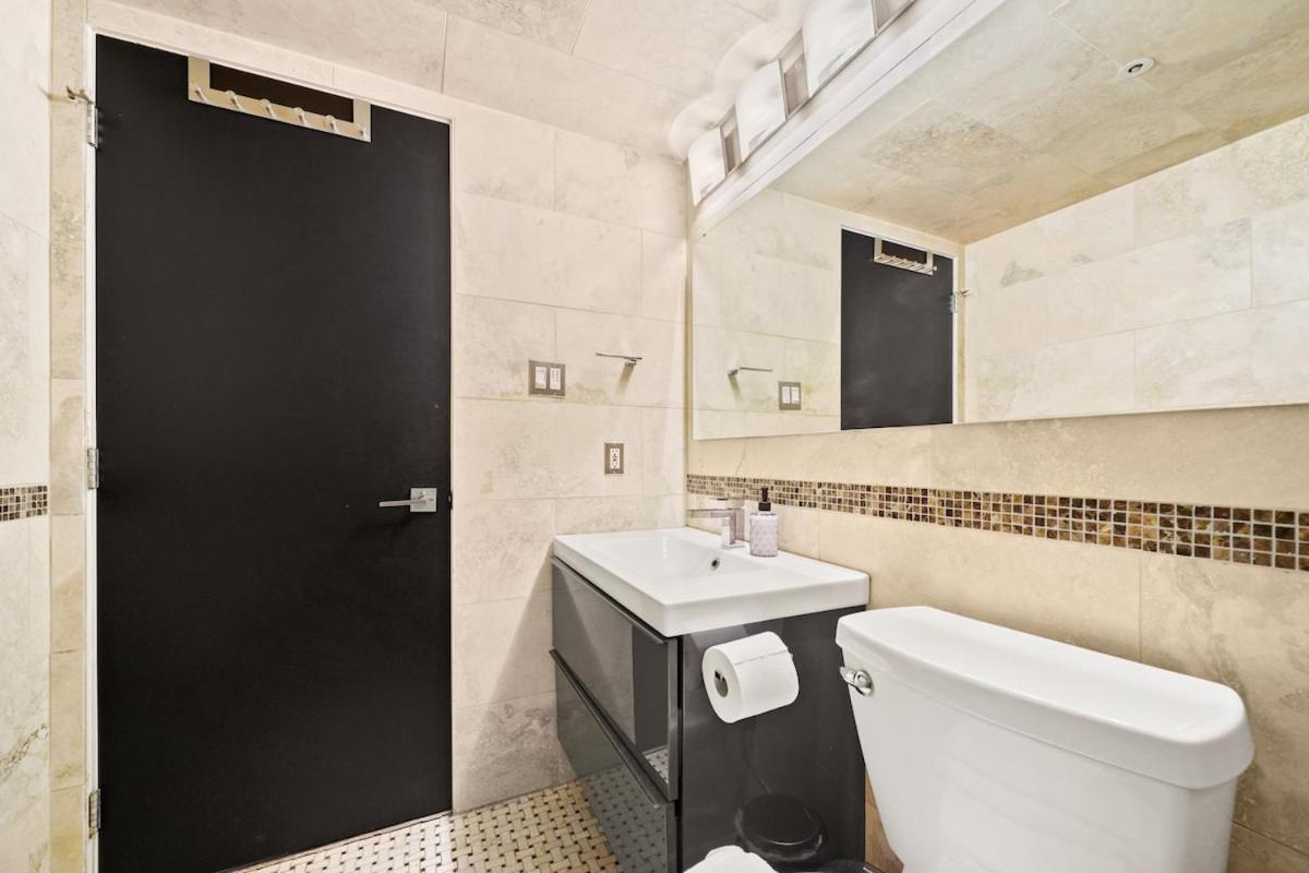 Beautiful 2 Bed Home Dt With Free Parking Βανκούβερ Εξωτερικό φωτογραφία