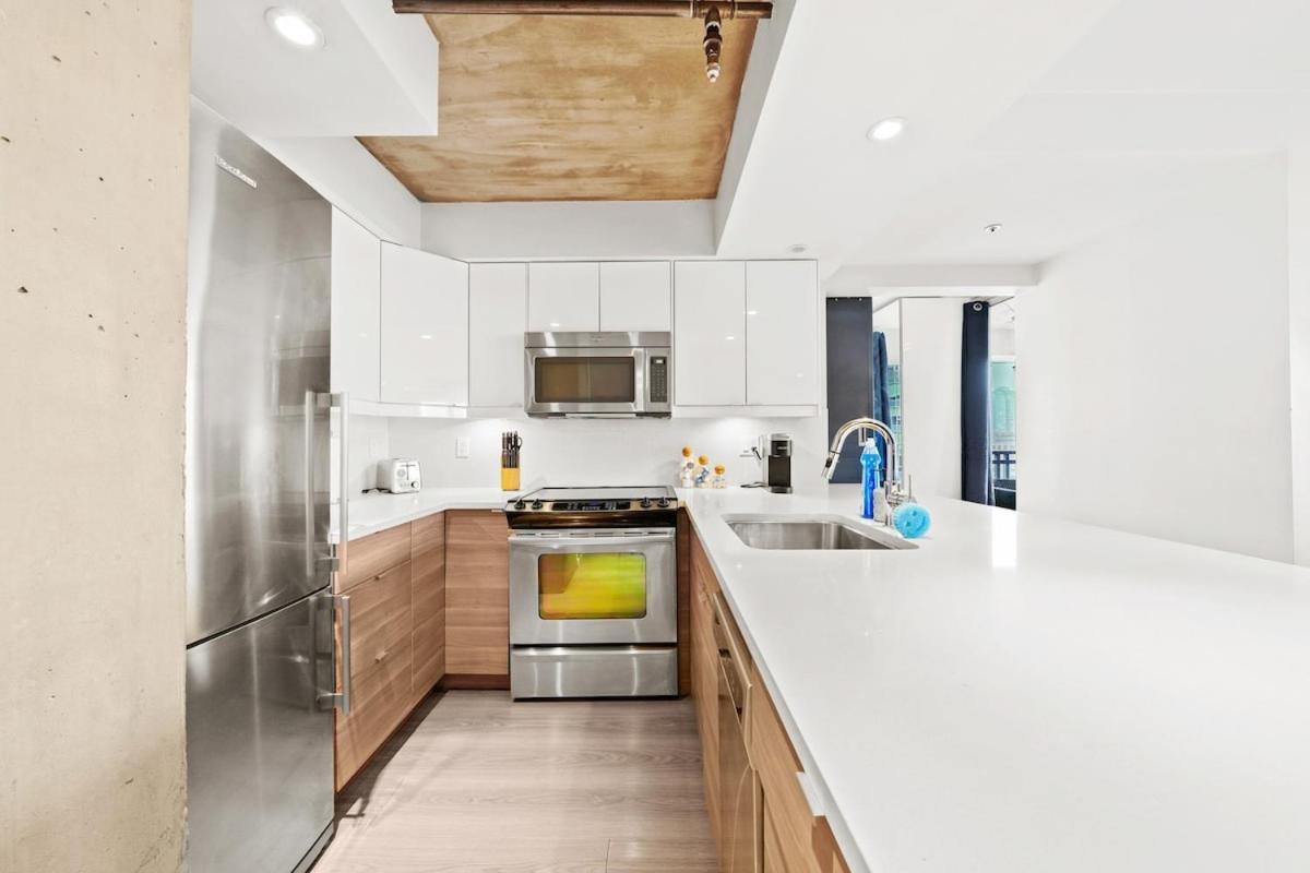 Beautiful 2 Bed Home Dt With Free Parking Βανκούβερ Εξωτερικό φωτογραφία
